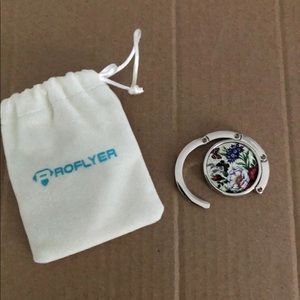 Pro flyer purse hook